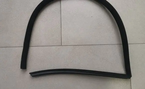 Audi A4 S4 B6 8E 8H Rear door rubber seal (on body) 8E5833721C