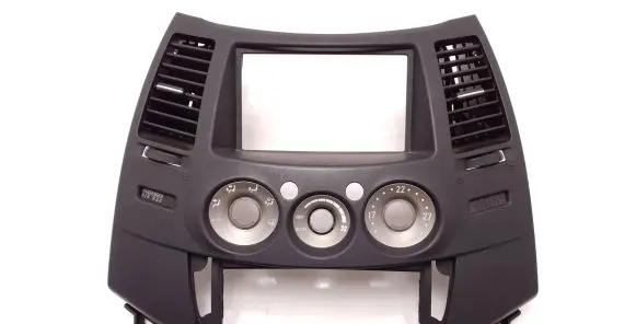 Mitsubishi Grandis Radio/GPS head unit trim 8002A514