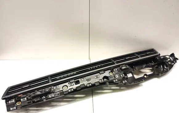 Audi Q7 4M Dash center air vent grill 4M2820901AE