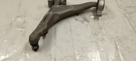 Volvo XC90 Front lower control arm/wishbone 31360644