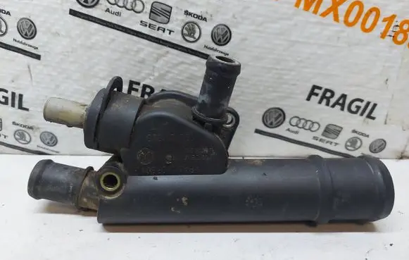 Volkswagen Golf V Engine coolant pipe/hose 038121132D