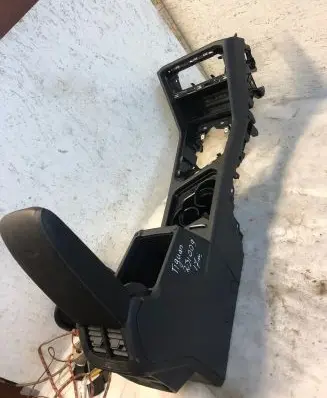 Volkswagen Tiguan Center console 5nb863241e