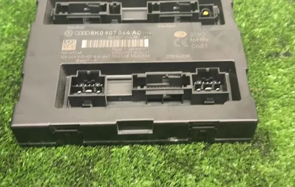 Audi A4 S4 B8 8K Comfort/convenience module 8K0907064
