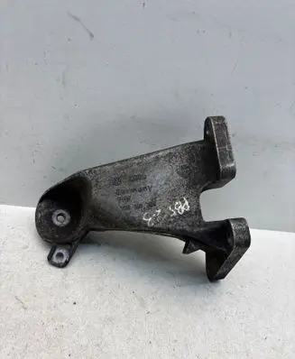 Volkswagen PASSAT B5 Engine mounting bracket 3B0199308