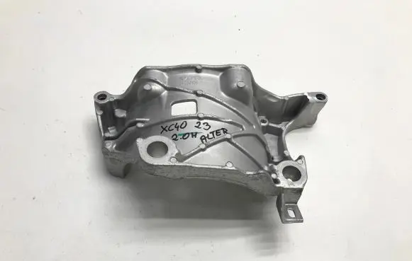 Volvo XC40 Generator/alternator bracket 31480101