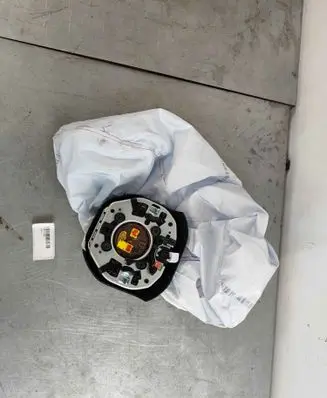 Steering wheel airbag