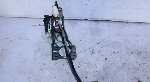 Toyota Prius (XW30) Brake pedal 8951047050