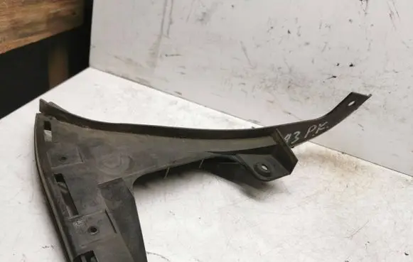 Front bumper splitter molding