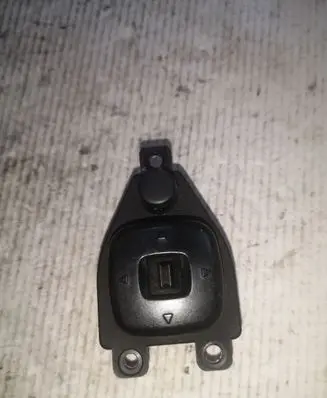 Mazda 2 Wing mirror switch B25D66600 03200310