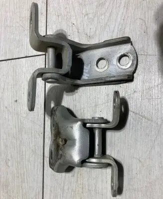 Toyota Hilux (AN10, AN20, AN30) Front door hinge set 