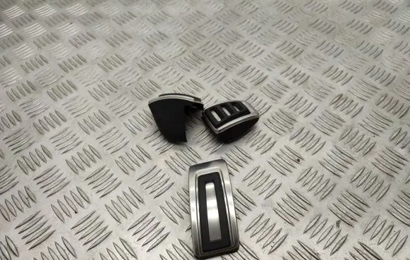 Skoda Octavia Mk3 (5E) Foot rest pad/dead pedal 5Q0721131A 5Q0721601A 5Q1721647A