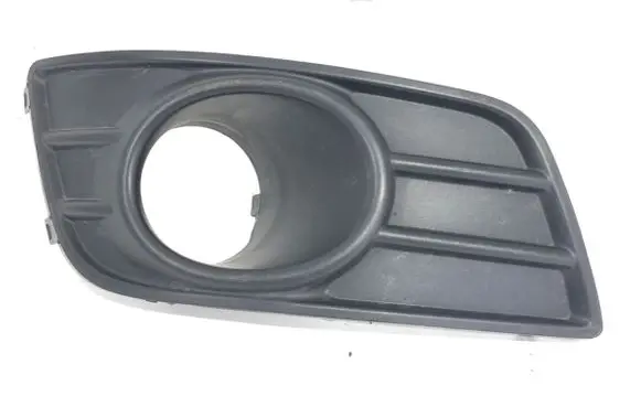 Suzuki SX4 Front bumper lower grill
