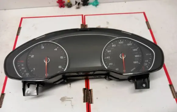 Audi A8 S8 D4 4H Speedometer (instrument cluster) 4H0920910K 670121