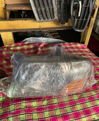 Mitsubishi Pajero Sport I Headlight/headlamp