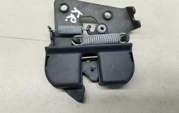BMW 5 E60 E61 Seat back rest lock catch 7112863