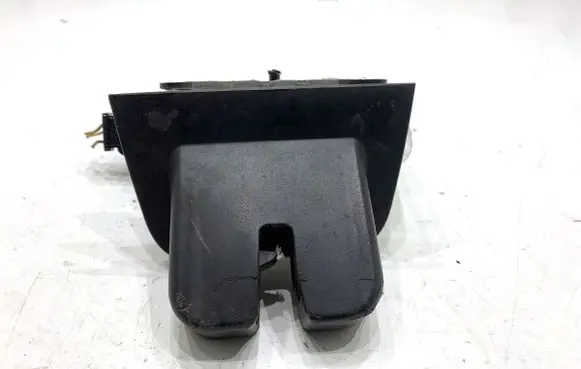 Audi A3 S3 8P Tailgate exterior lock 8P4827505B