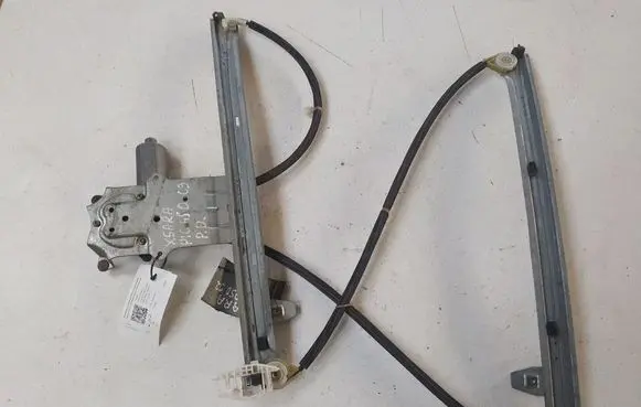 Citroen Xsara Picasso Front door window regulator with motor 0130821900