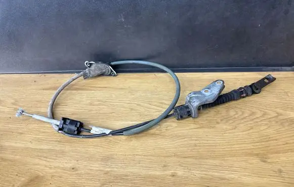 Volvo XC90 Gear shift cable linkage 30759432