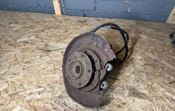 BMW 5 E39 Rear wheel hub spindle/knuckle 33326757319 33321093655 6757319