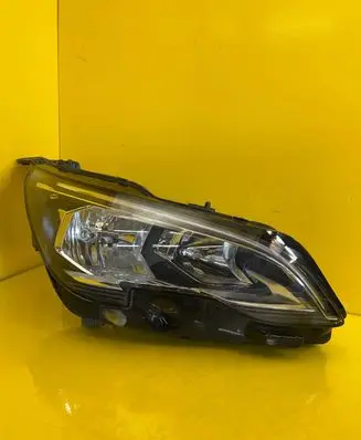 Peugeot 5008 II Headlight/headlamp 9810478080