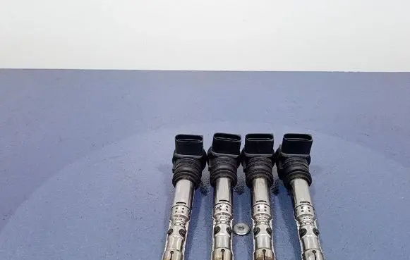 Volkswagen PASSAT B5.5 High voltage ignition coil 0986221024
