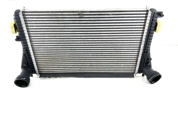 Volkswagen PASSAT B6 Intercooler radiator 3C0145805F