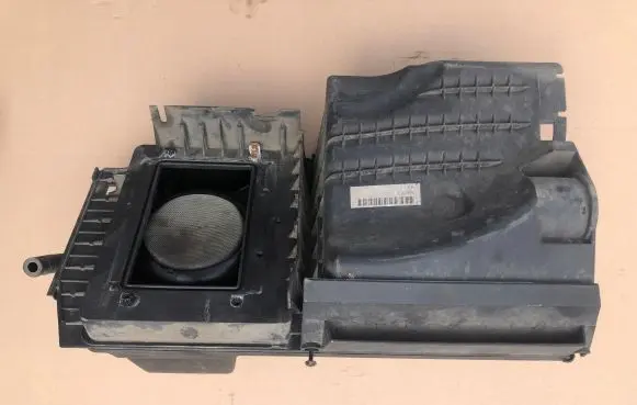 Volvo S40 Air filter box 30677532
