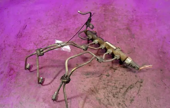 Citroen Xsara Picasso Fuel main line pipe 