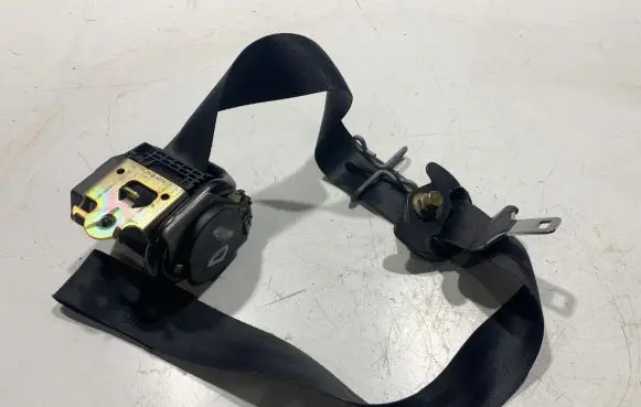 Peugeot 307 Front seatbelt B507743