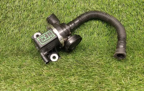 Volkswagen Jetta VI EGR valve 5C0201559