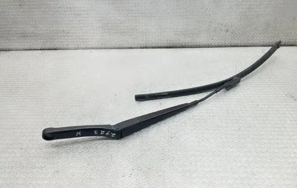 Volkswagen PASSAT B6 Front wiper blade arm 3C1955409C