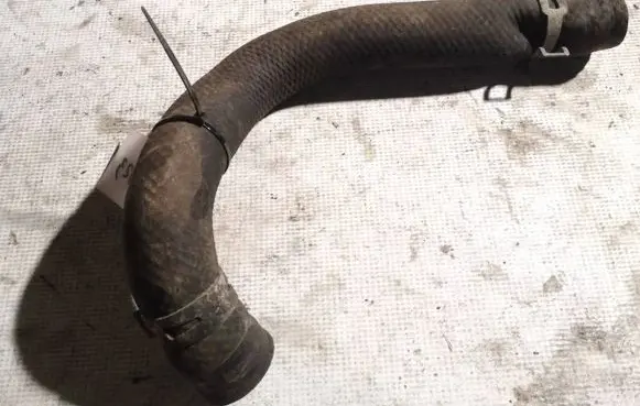 Mitsubishi Pajero Sport I Engine coolant pipe/hose