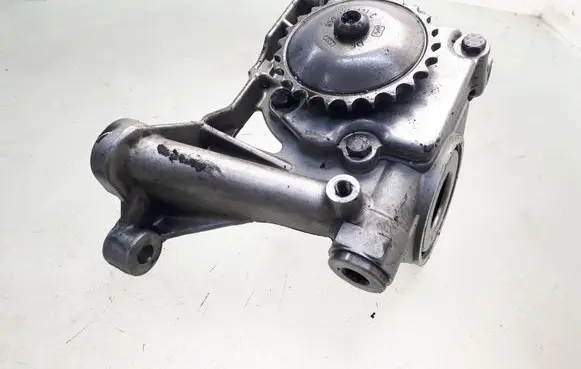 Audi A4 S4 B5 8D Oil pump 059115105F 670815610 059115121C