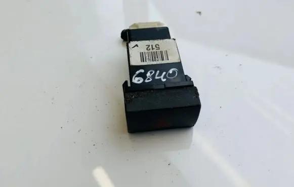 KIA Sorento Hazard light switch