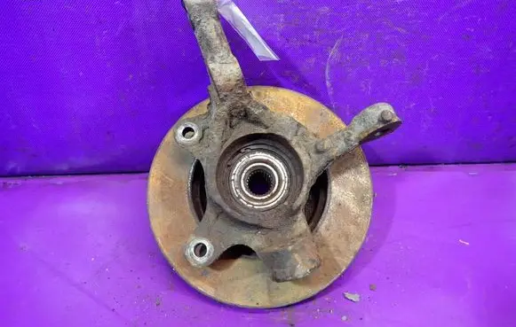 Toyota Yaris Verso Front wheel hub spindle knuckle