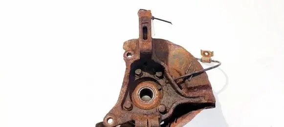Subaru Impreza III Front wheel hub 