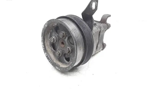 Volvo XC70 Power steering pump 30731821