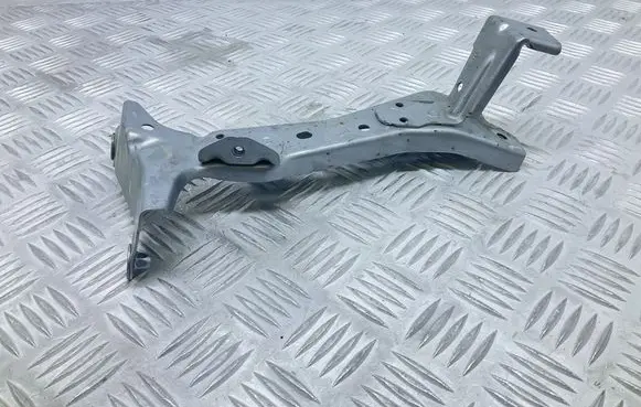 Audi A3 S3 8V Fender mounting bracket 8V0821136C