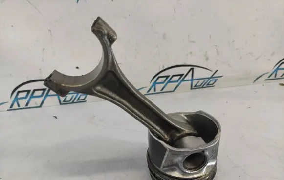 Volkswagen Golf VII Piston with connecting rod 79L121