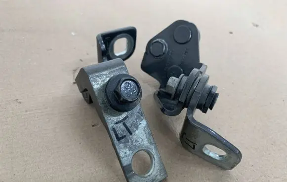 Ford Mustang V Loading door hinge set 