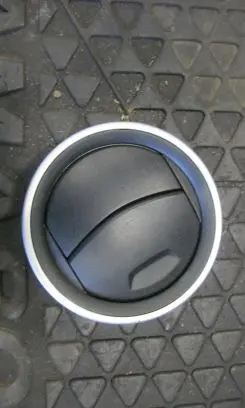Volkswagen Amarok Dashboard side air vent grill/cover trim 2H0819703F