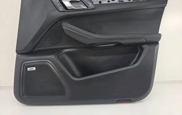 Porsche Macan (95B) Front door card panel trim 95B867012A