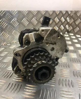 BMW 7 E65 E66 Fuel injection high pressure pump 0445010126