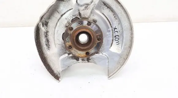 Volvo XC60 Stub axle 32217287