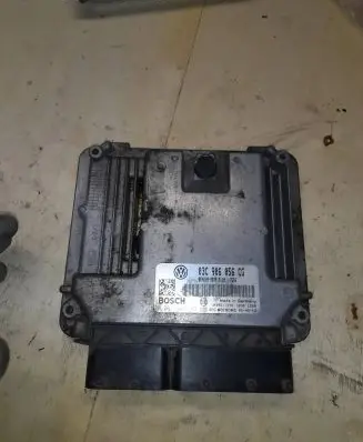 Volkswagen Golf V Engine control unit/module 03C906056CG 1039S11236 0261S02183