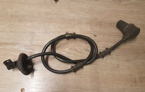 Mercedes-Benz E W210 ABS rear brake sensor A2105400717