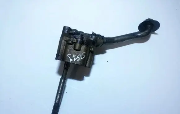 Audi A4 S4 B5 8D Oil pump 058115153