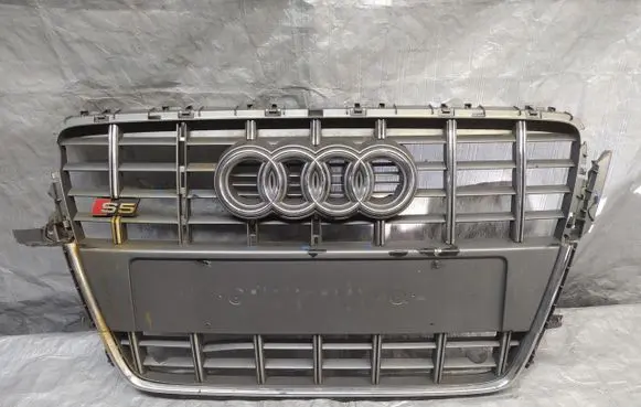 Audi A5 8T 8F Front bumper upper radiator grill 8T0853651C