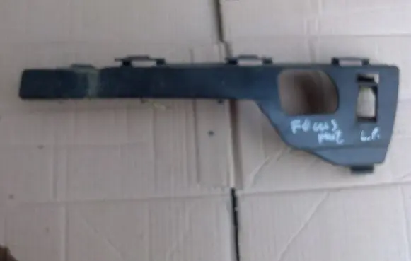 Ford Focus Front bumper mounting bracket