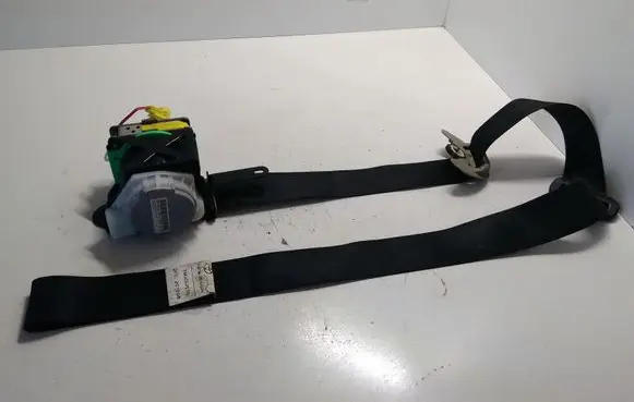Toyota Auris 150 Front seatbelt 7321002280